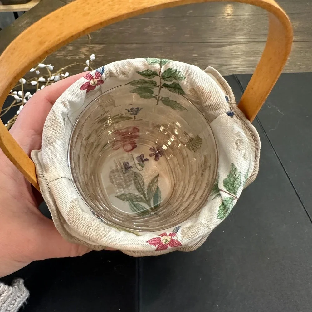 Longaberger 2002 Horizon of Hope Basket W/Plastic &‎ cloth Liner Hang Charm VTG
